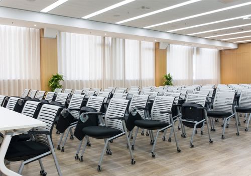 มหาวิทยาลัย